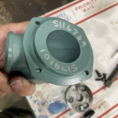 Detroit Diesel 5179101 Cover Water Pump 5116769 - Picture 4 of 11