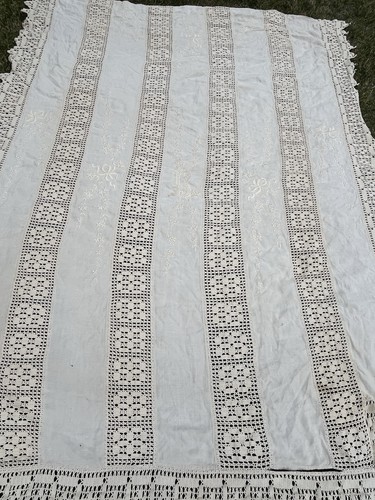 Antique Vintage Coverlet Embroidered Linen Deep Crochet Trim Mono "B" 90 x 64" - Picture 18 of 18