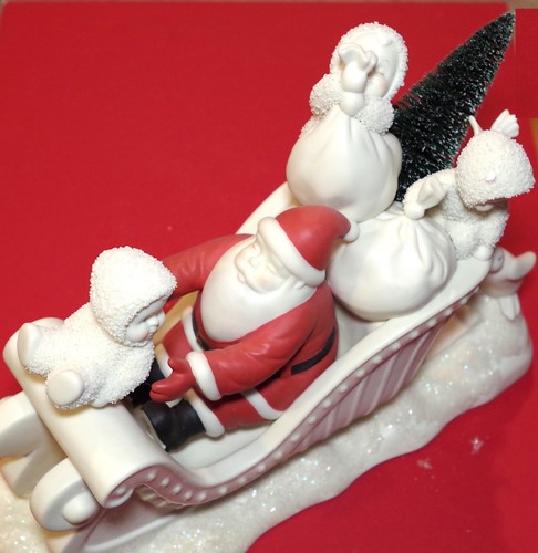 Dept. 56 Snowbabies Delivering Christmas Joy Santa Sleigh Guest Collection 2005 - Picture 2 of 8