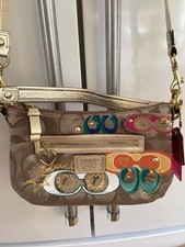 Coach Poppy… Appliqué Groovy 2 Way Crossbody Bag F20029