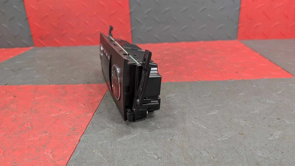 08-11 Silverado Sierra Controles Automáticos de Temperatura Climática (OEM 25936131) Foto 3 de 4