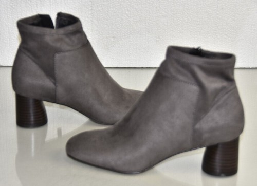 $248 NEW Donald J Pliner Cazzie Stretch Booties Dark Taupe Suede Boots Heels 9.5 - Imagen 5 de 11