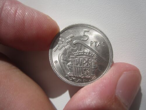 5 pesetas España 1957 (68)