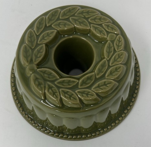 Kleine Williams Sonoma Kuchen Preiselbeere Form geriffelt Steinzeug Pfanne grüne Blätter - Bild 1 von 4