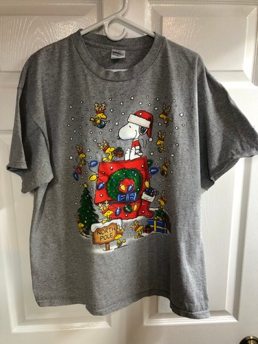 Snoopy Christmas T Shirt Mens Size X-Large North Pole Holiday Woodstock Presents