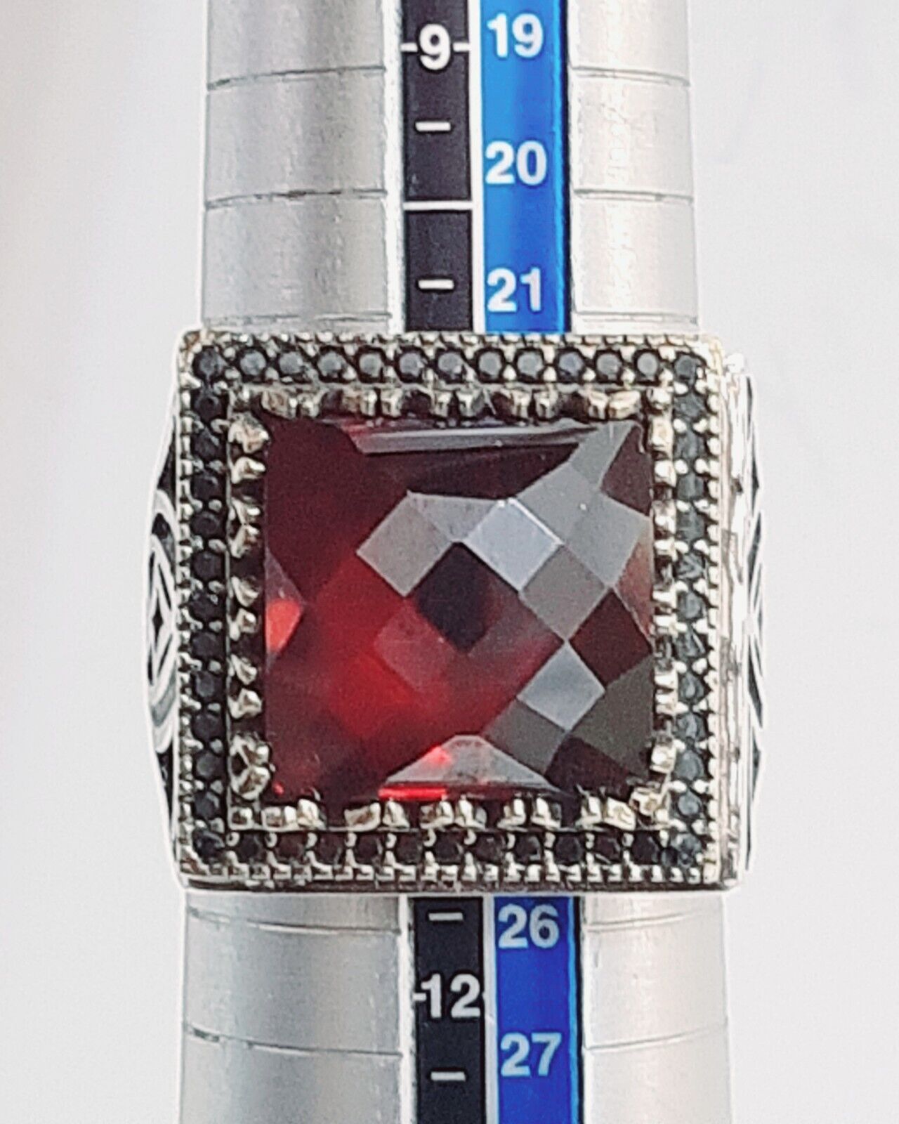 Foto 2 di 24