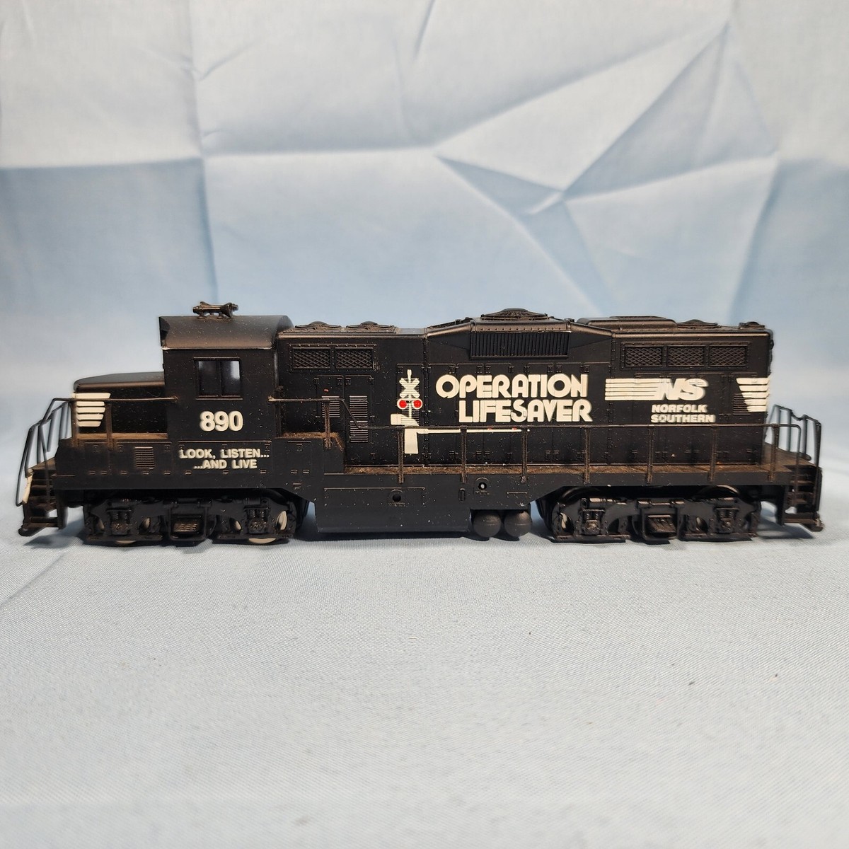 HOゲージ Athearn 「Operation Lifesaver」 Athearn HO Scale P42 Amtrak Operation Lifesaver - YouTube