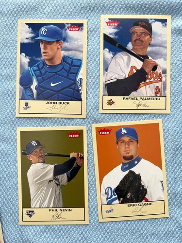 2005 Fleer Tradition YOU PICK #23-474 Base Cards to Complete Your Team Set! - Picture 2 of 15