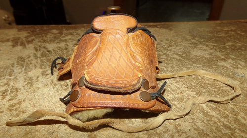 vintage breyer horse leather saddle in good shape used - Zdjęcie 2 z 5