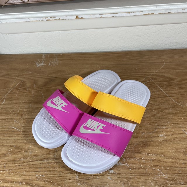 white nike slides size 6