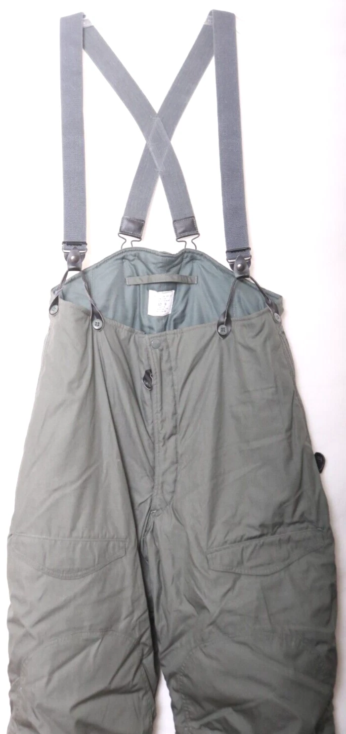 Outdoor Essential Gray Nylon Insulated Waterproof Overall Bib Trousers Men's 36
Opens in a new windo