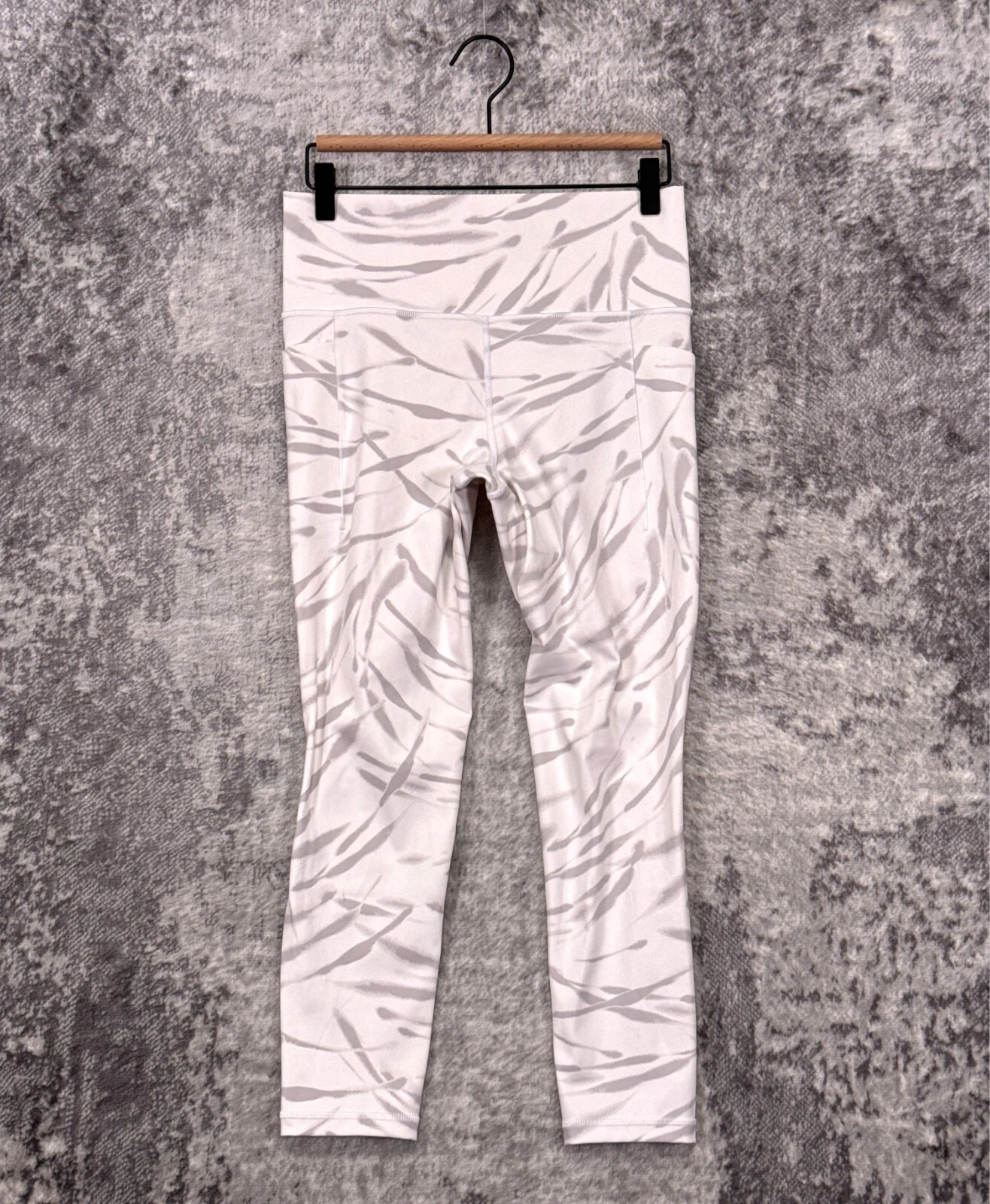athleta salutation stash pocket ii 7/8 tight marble leggings