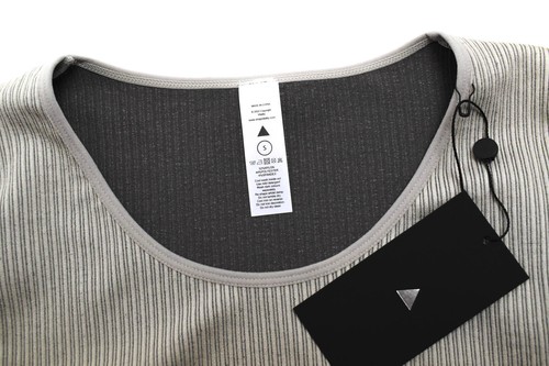 VITALITY The Nova Seamless Scoop Neck T-Shirt Women's SMALL Cropped Thumb Holes - Picture 4 of 7