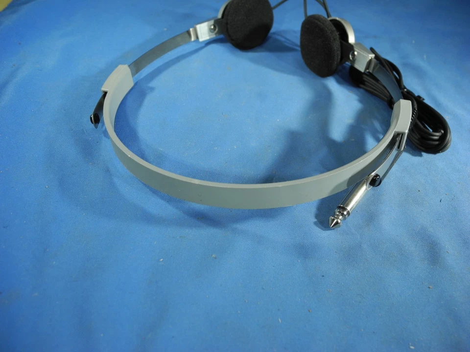 Yaesu YH-77 Lightweight Headphones with 1/4" Phone Plug for Radio Communications - Image 4 of 4