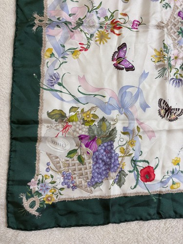 GUCCI Flora Silk Scarf Green Border Vintage Floral Print Made in Italy 33in - Picture 18 of 19