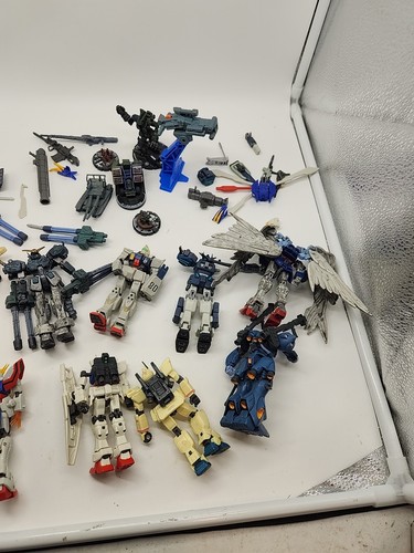 Vintage Bandai Mobile Suit Gundam Wing Deluxe 4 inch Actionfigur und Teile - Bild 23 von 23