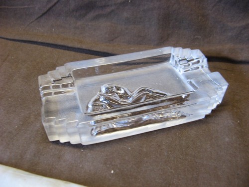Très jolie cendrier art nouveau en verre type Lalique ou Daum vers 1930 - Imagen 2 de 11