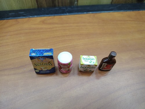 Zuru Mini Brands Food lot of 4  Bull's-eye Boursin Country Time Nut-thins - Imagen 2 de 2