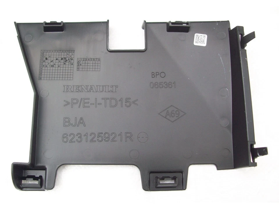 Renault Clio V Bumper Grille Cover Genuine Front Black 623125921R 2019 onward - Image 3 of 4