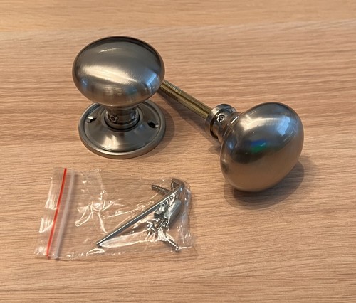 Olde Victorian Style Rim Lock Satin Nickel Cottage Door Knob Set Country Vintage - Picture 2 of 4