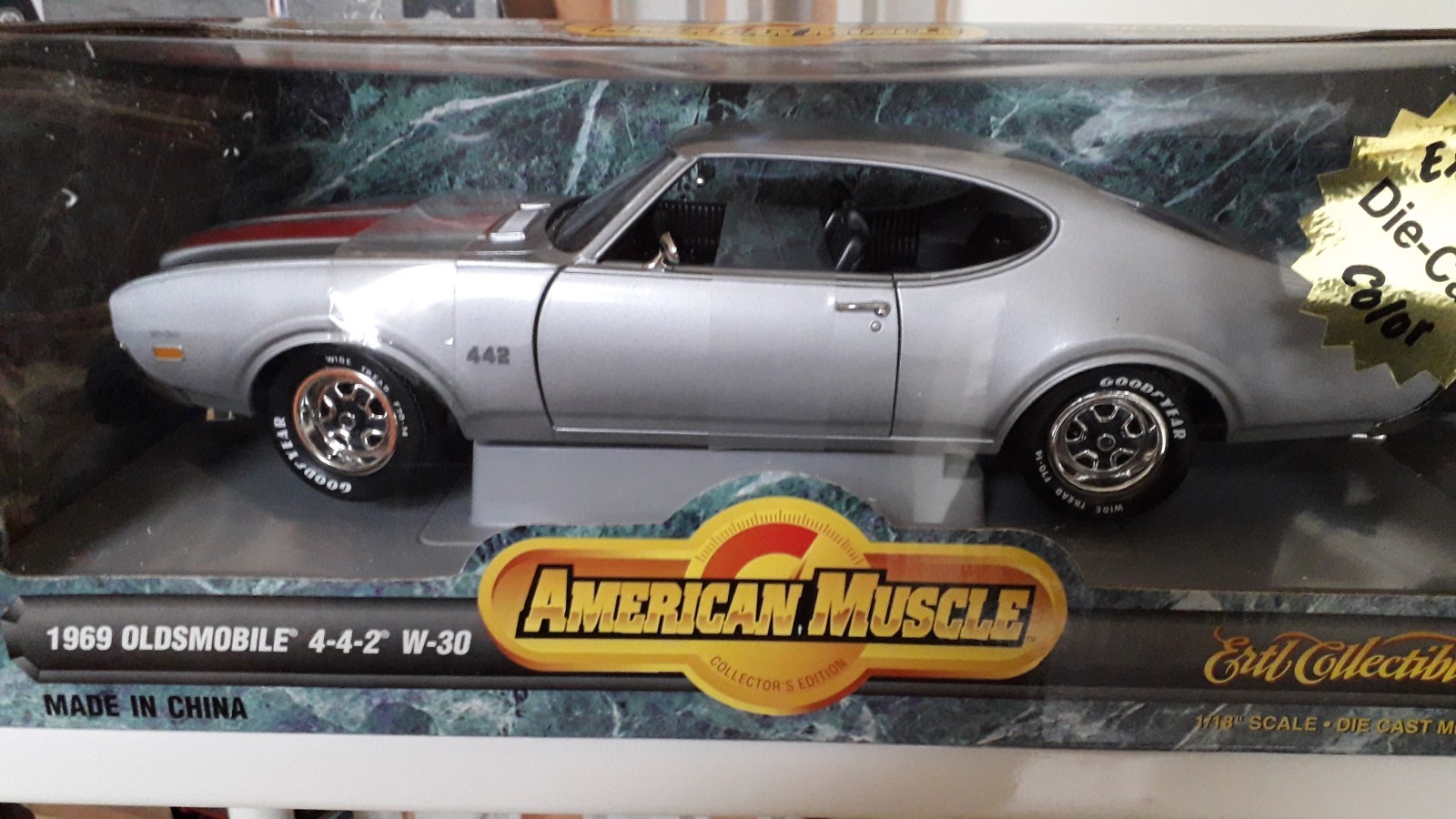 Oldsmobile 1:18 4-4-2 w30 1969 ARGENTO ERT NUOVO in imballo originale integro rarità Oldsmobile 1:18 4-4-2 w30 1969 ARGENTO ERT NUOVO in imballo originale integro rarità