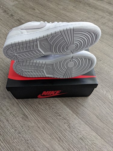 Nike Air Jordan Retro I 1 Low OG Neutral Grey 2021 Youth GS Size 6.5y CZ0858-100 - Picture 5 of 5