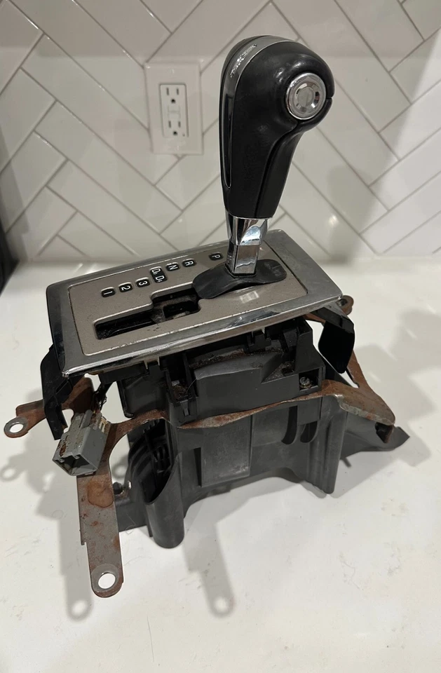 Palanca de cambios automática Lincoln Navigator 2005-2006 OEM Foto 3 de 4