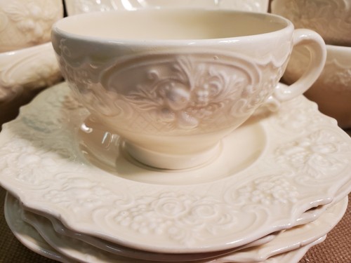 Vtg Crown Ducal - Pattern 4493 - 5 Cups & Saucers-Cream, Embossed. Scalloped EUC - Picture 2 of 7