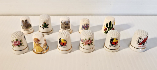 Lot of 28 Vintage Thimbles: 11 Painted Porcelain and 17 Pewter or other Metals - Picture 2 of 9
