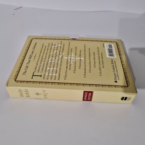 The HarperCollins Catholic Gift Bible Book NRSV New Revised Standard Version - Picture 17 of 17