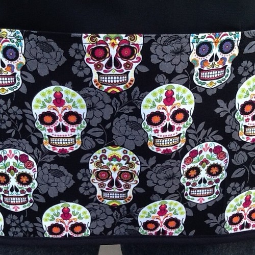 (Choose Print ) Skulls server waitress waist Half apron 3 pockets  restaurant - Picture 5 of 9