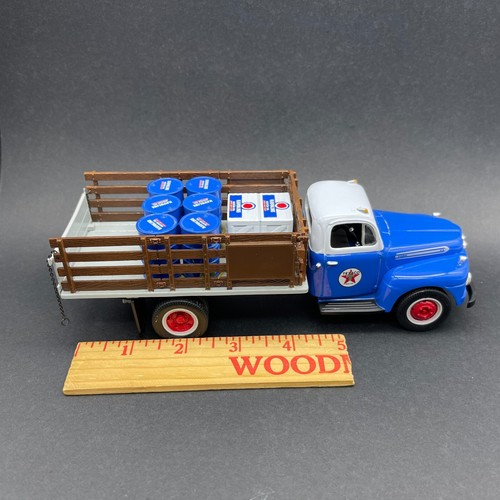 First Gear Texaco 1951 Ford Stake Truck Havoline Motor Oil Barrels Diecast 1/34 - Picture 5 of 11