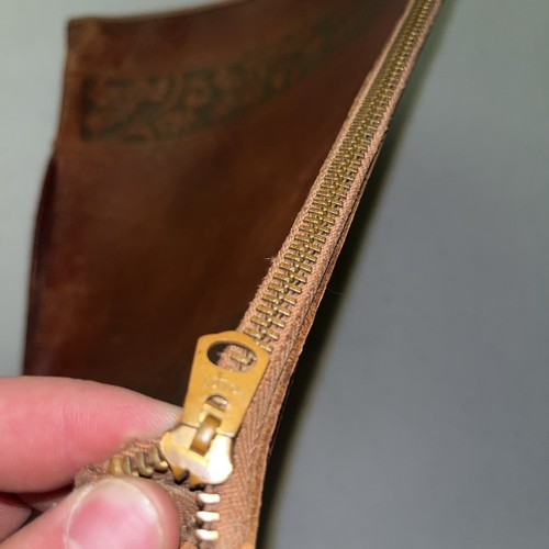 Vintage Leder Tragetasche Talon Reißverschluss geprägte Blätter & Eichel Design - Bild 6 von 12