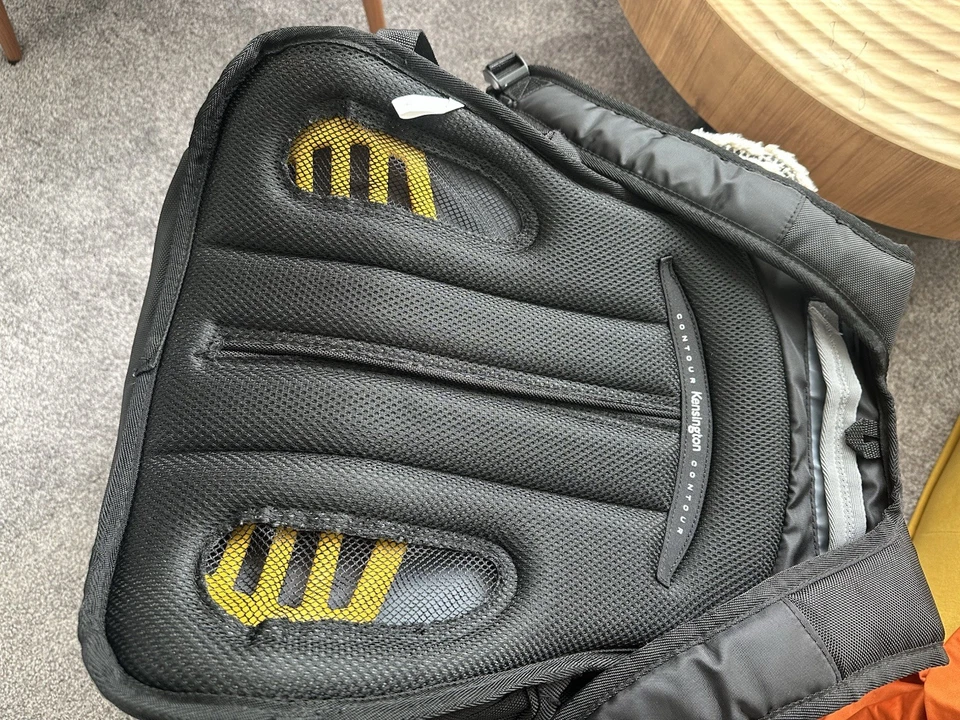 Mochila para portátil Kensington Contour 16” - Amortiguador, Ergo, Soporte lumbar Foto 4 de 4