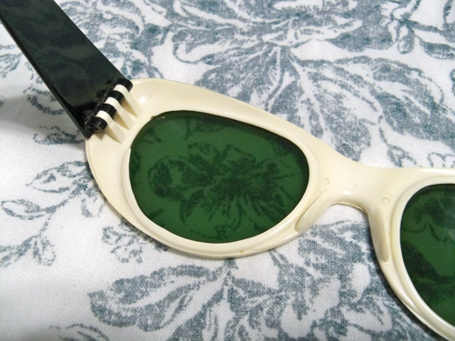 Foster Grant FG Vintage 60s White & Black Striped Rockabilly Sunglasses - NICE! - Picture 6 of 20