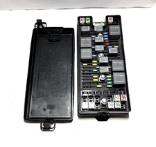 2007 - 2008 Ford Mustang GT 4.6L 3V Fuse Box Engine Cover Lid OEM 