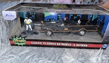 NEW Jada Toys 31703 Batman Classic 1966 TV BATMOBILE 1:32 Scale Vehicle & Figure