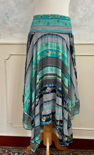 NEU + ETIKETT - LAPIS Maxirock grün Blumen asymmetrisch Tauchsaum ausgestellt Boho Gypsy S - Bild 2 von 8
