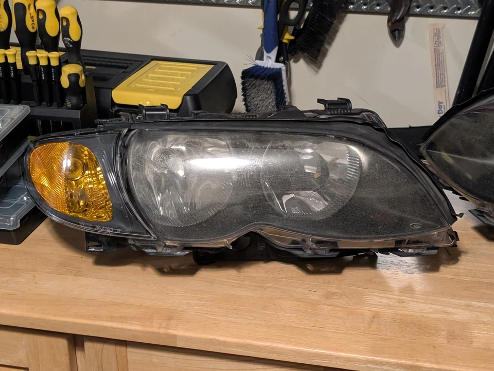 1999-2006 E46 Headlights Left-right OEM Excellent condition - Image 3 of 3