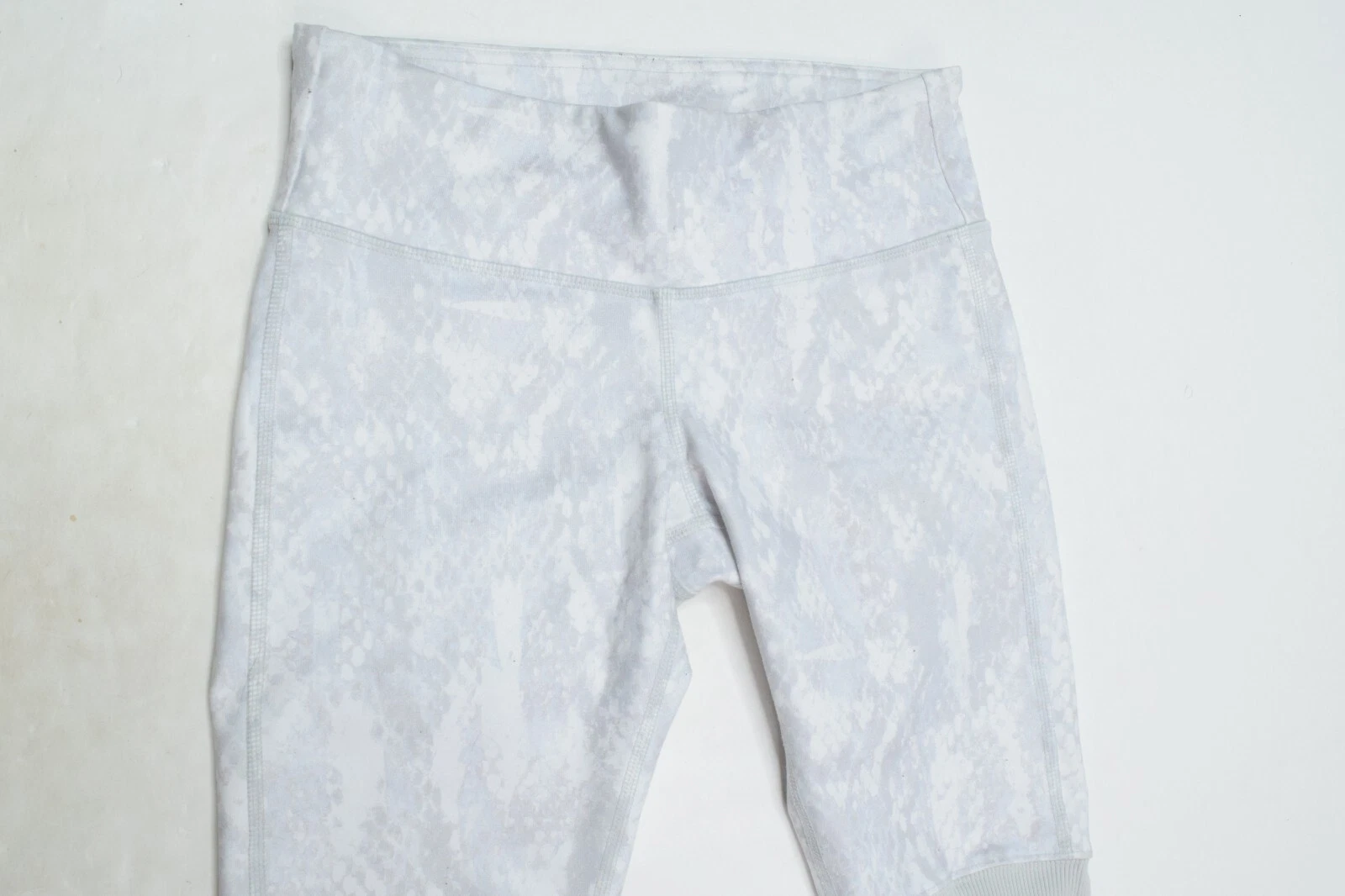alo-yoga high-waist goddess snakeskin stretch ribbed leggings