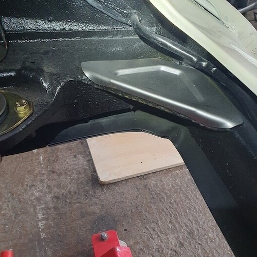 Piastra rinforzo angolo vano motore Porsche 912 - Foto 5 di 6