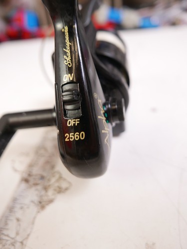 Shakespeare Alpha Graphite 2560 Ball Bearng Balanced Rotor Fishing Spinning Reel - Picture 6 of 10