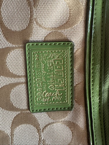Coach Daisy Signature Swingpack Green Khaki Heart Crossbody Purse used - Picture 2 of 6