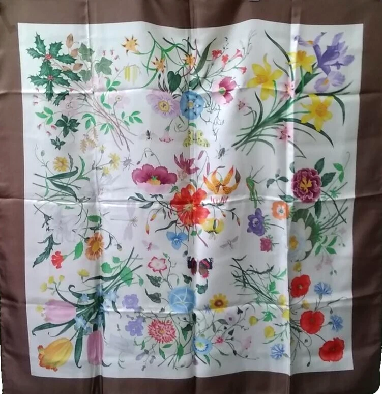 Foulard GUCCI Taille : approx. Larg,9 pouces x haut,9 pouces d'occasion du Japon