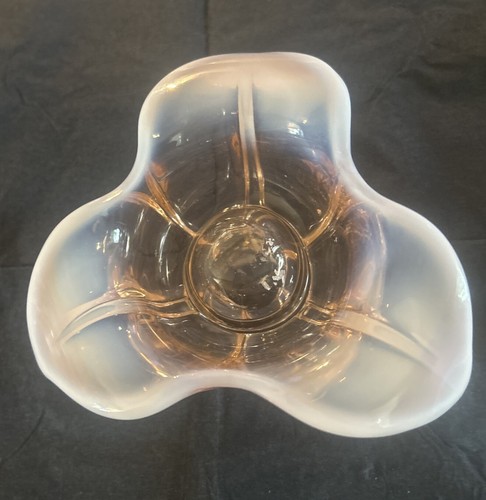 Duncan & Miller American Way Cranberry Pink Opalescent Petal Candle Holder Pair - Picture 3 of 5