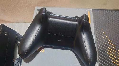 Consola XBOX One 1TB Sentinel Edition con controlador - Imagen 6 de 11