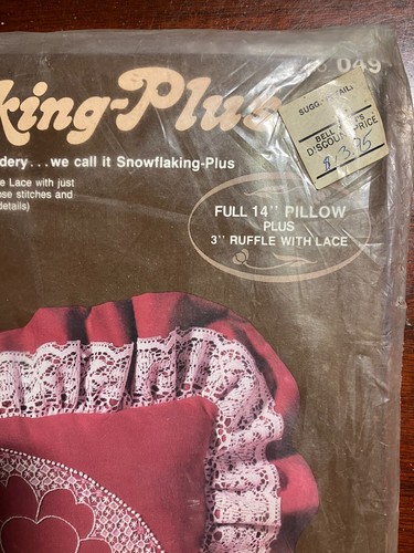 Paragon Snowflaking-Plus 0497 Jacobean Pillow Red Ruffle Lace 1983 Kit SEALED - Bild 3 von 6