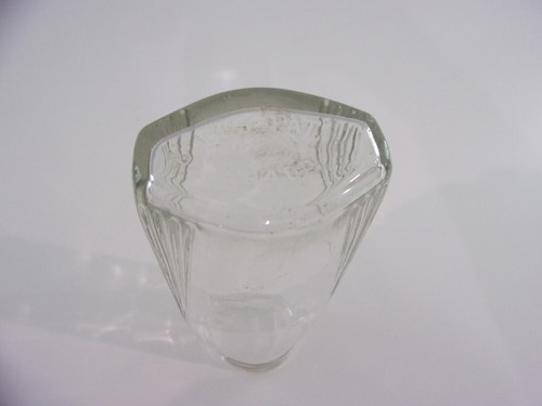 Small Vintage Clear Glass Bottle With Screw Top (Missing Cap) - Picture 8 of 9