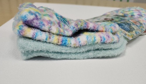 2 Paar Earth Therapeutics natürliche feuchtigkeitsspendende Socken mit Aloe weich - Bild 6 von 6