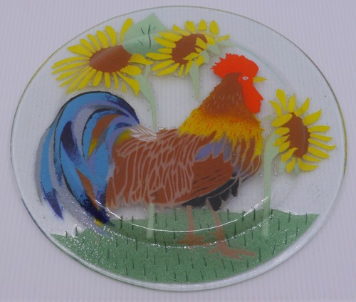 FUSED ART GLASS PLATE, PLATTER, ROOSTER & SUNFLOWERS, WILLIAM McGRATH, 10.75 IN - Picture 6 of 6